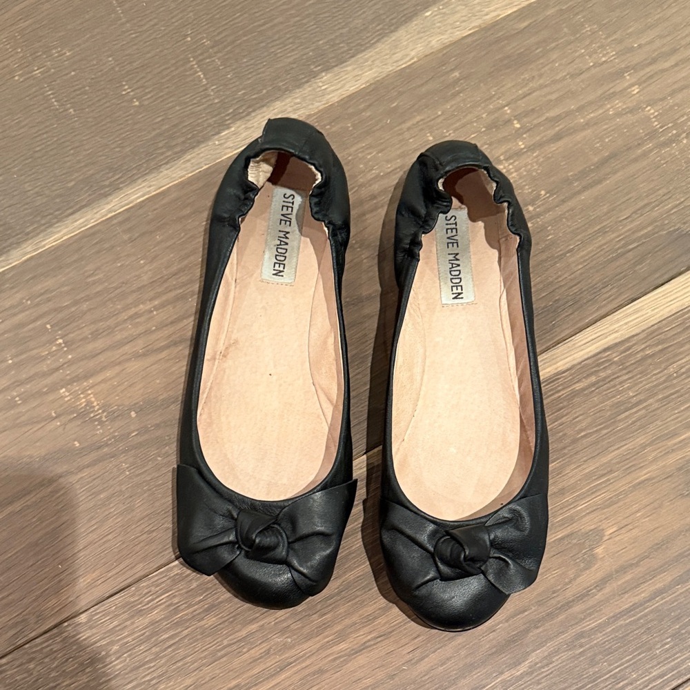 Steve Madden Elegant Black Flats